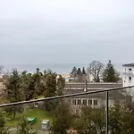 Cozy Sea View With Pool Warna