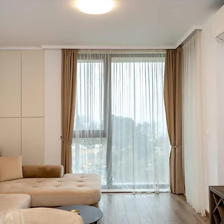 Cozy Sea View Apartment With Parking